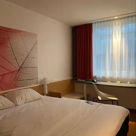Ibis Hotel 2*