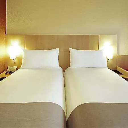 Ibis Hotel 2*